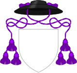 Sombrero de marta con cordones purpúreos y tres borlas por lado, usado por los archidiáconos anglicanos en lugar de un casco.