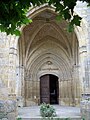 Le porche de l'église, côté ouest