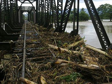 Inundaciones en la provincia de Limón. En la fotografía, puente del tren en Matina afectado por inundaciones Luis Madrigal/Wikinoticias