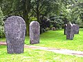 Magdalena Abakanowicz: Neun Figuren Raum (1990)