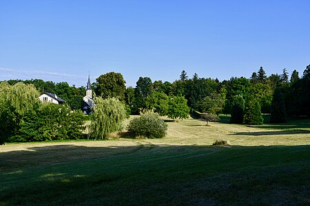 Le clocher de l'église vue depuis la Campagne de Tournay.