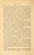 enfin et surtout, un panache que nous arborons bien haut comme le signe distinctif de notre race et sans lequel nous passerions inaperçus sur la scène du monde, confondus dans la banale tourbe des comparses ignorés. La queue de écureuil, c’est sa personnalité. La queue, c’est l’écureuil même, comme disait notre ami Buffon. Elle a, en effet, un véritable langage en ce qu’elle traduit les sentiments qui agitent l’âme, et ses diverses attitudes représentent autant d’impressions de l’être intime. Voilà la raison du vieux dicton : la queue est le miroir de l’âme. Je ne connais que deux animaux qui soient plus que l’écureuil fiers de leur queue : le mandarin et le paon. Cependant, mon pauvre père dépérissait à vue d’œil. Il avait beau s’évertuer à se faire une raison, se dire qu’un de nos ancêtres, un Sciurus authentique, avait été castrat, qu’il était lui-même, en style héraldique, un écureuil diffamé, tout cela ne parvenait pas à lui dissimuler son humiliation. Ajoutez à cela que de misérables ne perdaient pas une occasion de lui décocher de cinglants lazzis et vous aurez une idée de ce qu’était son supplice. Il lui était impossible de mettre le nez à la porte pour respirer une bouffée d’air pur qu’il ne fut l’objet de remarques désobligeantes de la part des va-nu-pieds de la paroisse : « Où l’avez-vous oubliée, votre queue, Mister « Bob-tail » ? disait l’un. « Son voisin la lui a empruntée pour jouer au billard », répondait un autre. Etc. etc. Ces sottes plaisanteries n’étaient pas de nature à lui remonter le moral, à dissiper sa neurasthénie. Aussi, son mal s’aggrava et, au commencement de l’automne, il s’éteignit doucement. Ses dernières paroles témoignaient bien de sa constante préoccupation, persistante obsession qui avait hâté sa fin : « Je te quitte, ma chère compagne, adieu, ma fille, je vous étais devenu à charge. » Comme maman se récriait, il continua : « Que le public ignore toujours cette déchéance à laquelle je ne veux pas survivre.