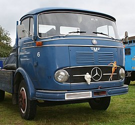 Mercedes-Benz LP 323