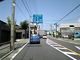 起点となる岡谷市・本町交差点付近（手前方向が本線、2008年8月）