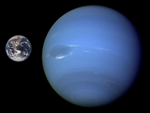 La nature de Neptune dans PLANETES 220px-Neptune_Earth_Comparison