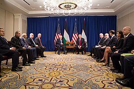 مجدي الخالدي خلال اجتماع بين الرئيس الأمريكي دونالد ترامب والرئيس الفلسطيني محمود عباس في الأمم المتحدة (2017)