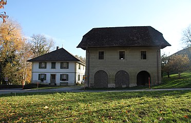 Schloss Maggenberg: Nebengebäude