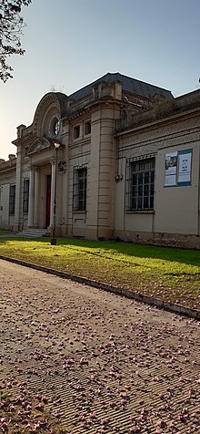 Entrada al edificio por Avenida Sarmiento 841