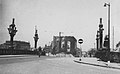 Wonder boven wonder kwam de Regentessebrug ongeschonden het bombardement van 1940 door. De omgeving van de Wijnhaven evenals de Lutherse Kerk hadden een stuk minder geluk en de omgeving werd volledig vernietigd.