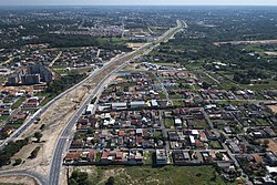 A Avenida das Torres cruza toda a Zona Norte de Manaus, onde se localiza o bairro Cidade Nova.