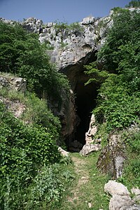 Une des entrées de la grotte