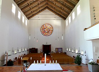 Blick vom Altar zum Ausgang