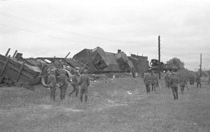 Разбитый в бою у станции Потоки бронепоезд «Маршал Будённый». 4 сентября 1941 года