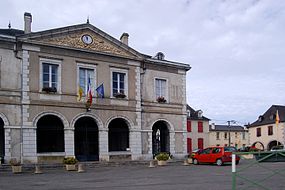 Casa de la vila de Brutges (Bearn).jpg