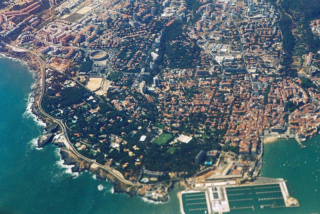 Fotografia aérea da vila de Cascais