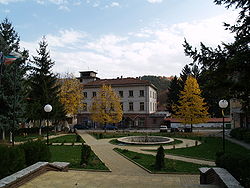 Централният площад на село Черни Осъм