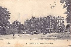 PANTIN - La Place de l'Hotel-de-Ville