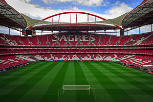«Эштадиу да Луш» в Лиссабоне — место проведения финального матча.