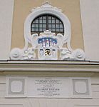Wappendarstellung von 1752 über dem Westportal der Nikolaikirche