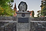 Minnessten över Bror Cederström och de Mörnerska husarerna, under slaget i Bornhöft. Vid Vicelinkyrkan i Ratekau.