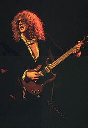 Ian Hunter 2 - Mott The Hoople - 1973.jpg