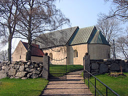 Ignaberga gamla kyrka i maj 2006