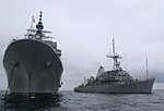 「ぶんご」と米掃海艦「PATRIOT」（右）（2022年）