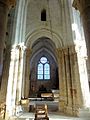 Transept, vue sud-nord ; à droite, bases refaites.