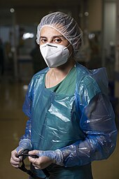 An intensive care physician in Santiago, Chile. Magdalena Vera, medico intensivista en el hospital clinico UC-Christus.jpg
