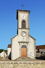 Façade et clocher carré.