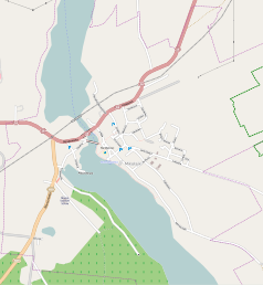 Mapa konturowa Mikołajek, blisko centrum na lewo znajduje się punkt z opisem „Parafia Ewangelicko-Augsburska w Mikołajkach”
