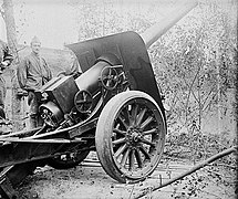 Of similar concept the barrel of the Canon de 155 mm L mle 1877 was combined with the carriage of a 152 mm howitzer M1910 to produce the French Canon de 155 L Modele 1917 Schneider of World War I.