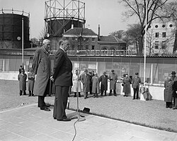 Opening paviljoen spoorwegen in Miniatuur Walcheren (1956)[6]