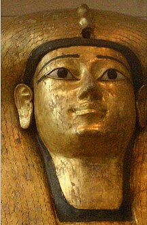 Kraljica Ahhotep I., glavna žena faraona Sekenenre Taa II. in mati faraona Ahmoza I.; kraljičin sarkofag, odkrit v Dra Abu el-Nagi, je zdaj v Egipčanskem muzeju v Kairu