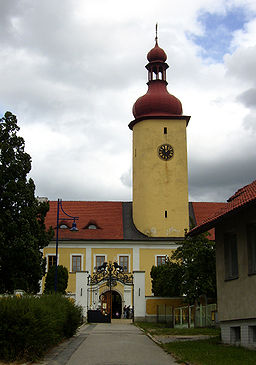 Straz nad Nezarkou zamek.jpg