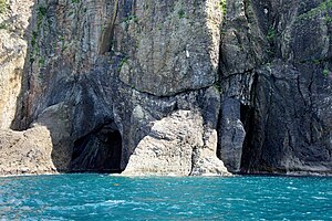 但馬御火浦の下荒洞門