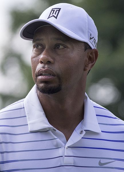 Berkas:Tiger Woods June 2014 (cropped).jpg