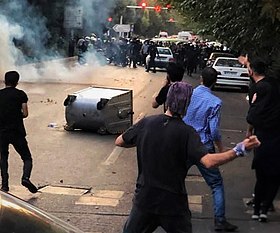 Uprising in Tehran, Keshavarz Boulvard September 2022 (2, cropped for ITN).jpg