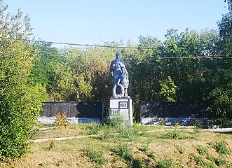 Пам'ятник 234 воїнам-односельчанам, загиблим на фронтах ДСВ