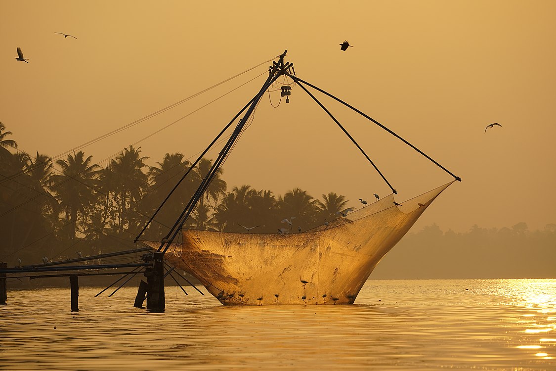 :File:Chinese Fishing Net Raising Birds Sunrise Ashtamudi Kollam Mar22 A7C 01784.jpg