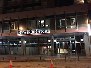 Diari de Girona by night.jpg