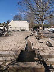 Nepomukplatz bachabwärts und bachaufwärts gesehen