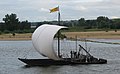 La gabare La Montjeannaise naviguant sur la Loire (conception François Beaudouin et Philippe Boursier).