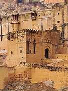 Schildförmige Zinnen am Amber-Fort, Jaipur, Indien