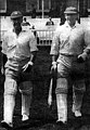 Deux joueurs de cricket de Lomas en 1949.