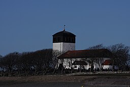 Kyrkan på lite större avstånd 2009.