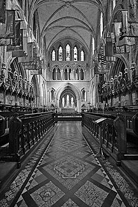 Внутреннее убранство собора Святого Патрика в Дублине