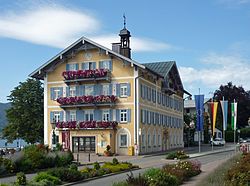 59. Platz: SchiDD mit Rathaus in Tegernsee