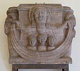 Pai do Monoteísmo. Abraham representado como Pai de Moitas Nacións e Pai dos Crentes. Capitel románico. Museo de Unterlinden, Colmar.