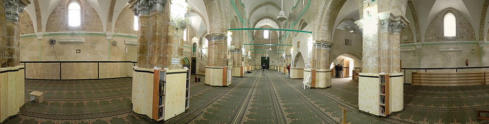 פנים המסגד הגדול ברמלה